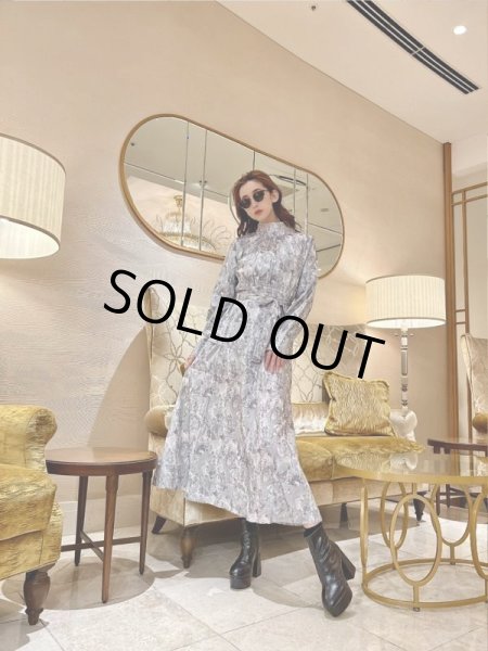 画像5: ハイネックグレーワンピース (5)