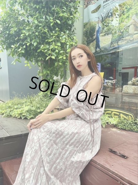 画像7: ショルダーオープンプリーツワンピ (7)