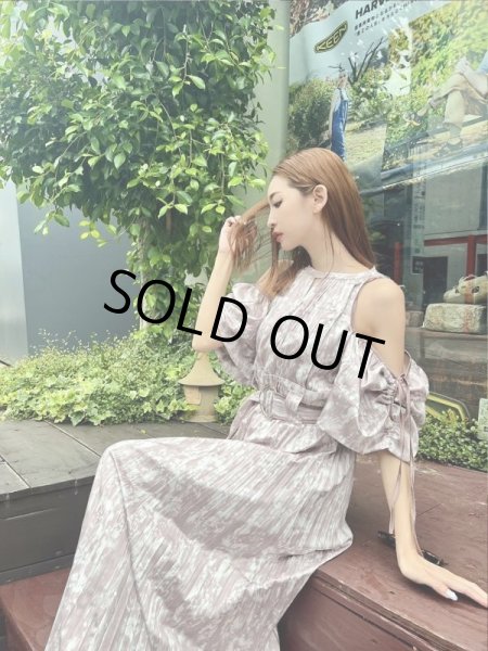 画像3: ショルダーオープンプリーツワンピ (3)