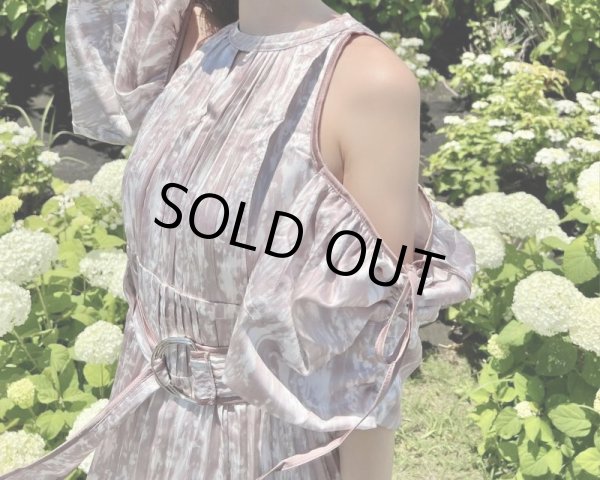 画像10: ショルダーオープンプリーツワンピ (10)