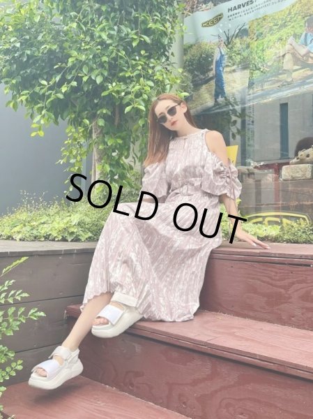 画像2: ショルダーオープンプリーツワンピ (2)