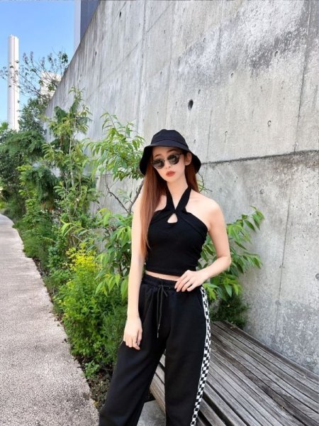 画像3: クロスデザインショート丈トップス (3)