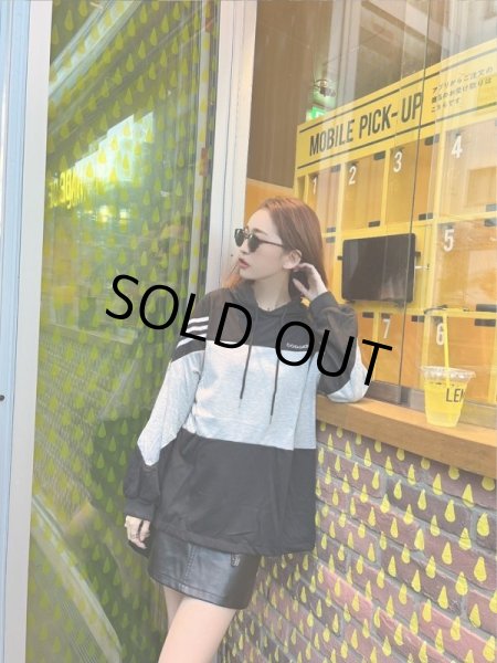 画像4: ラインデザインフーディー (4)