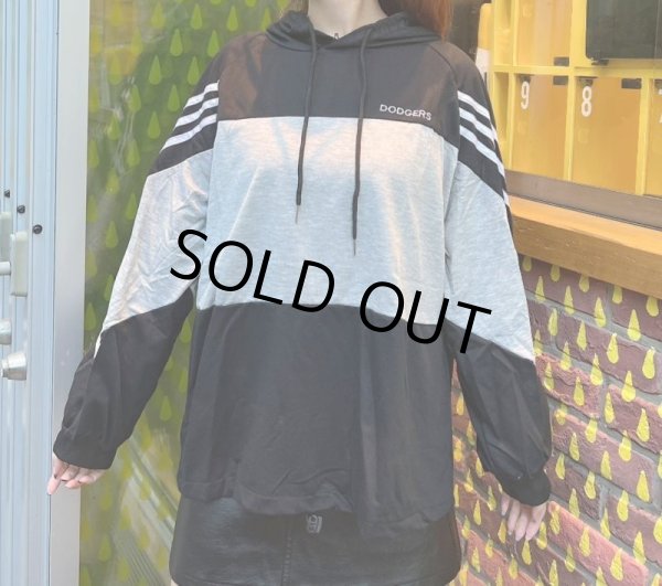 画像5: ラインデザインフーディー (5)