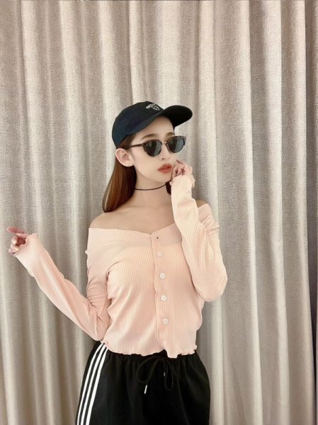 画像2: オフショルデザインカーデ (2)