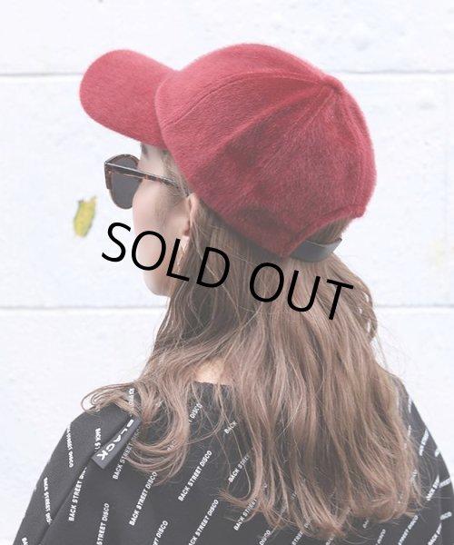 画像3: 革ベルト付きファーキャップ | レッド (3)