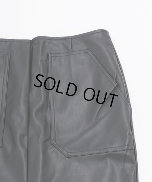 画像9: フェイクレザーペンシルスカート (9)